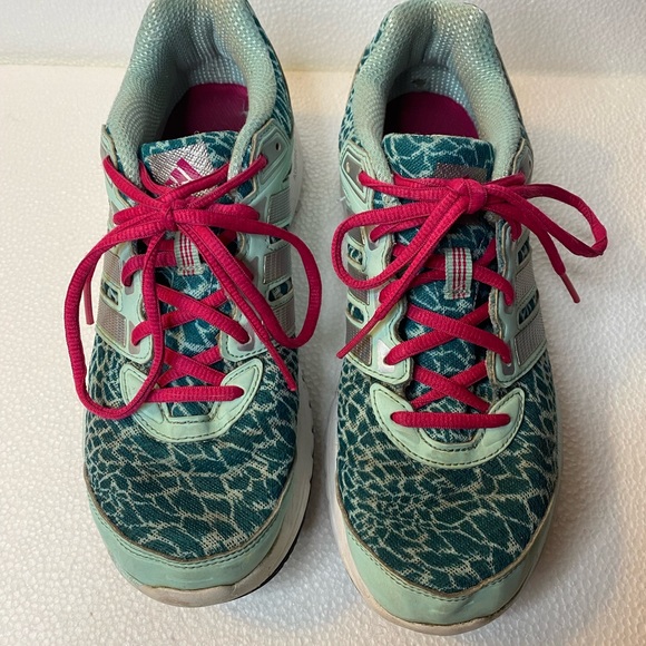 Womens Adidas teal with fuchsia laces size 9 - Picture 3 of 5
